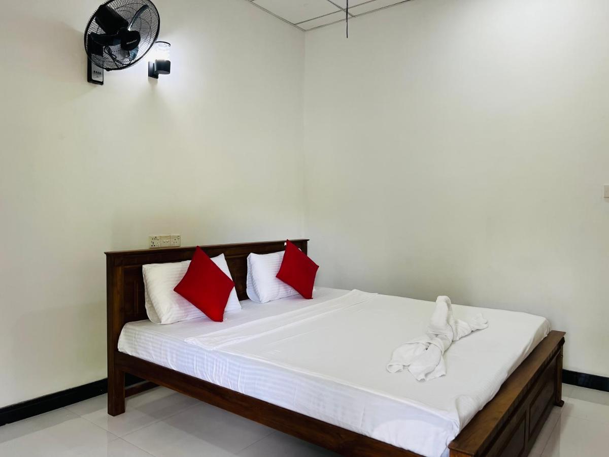 Sigiri Budget Homestay Sigiriya Exteriör bild