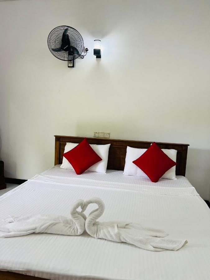 Sigiri Budget Homestay Sigiriya Exteriör bild